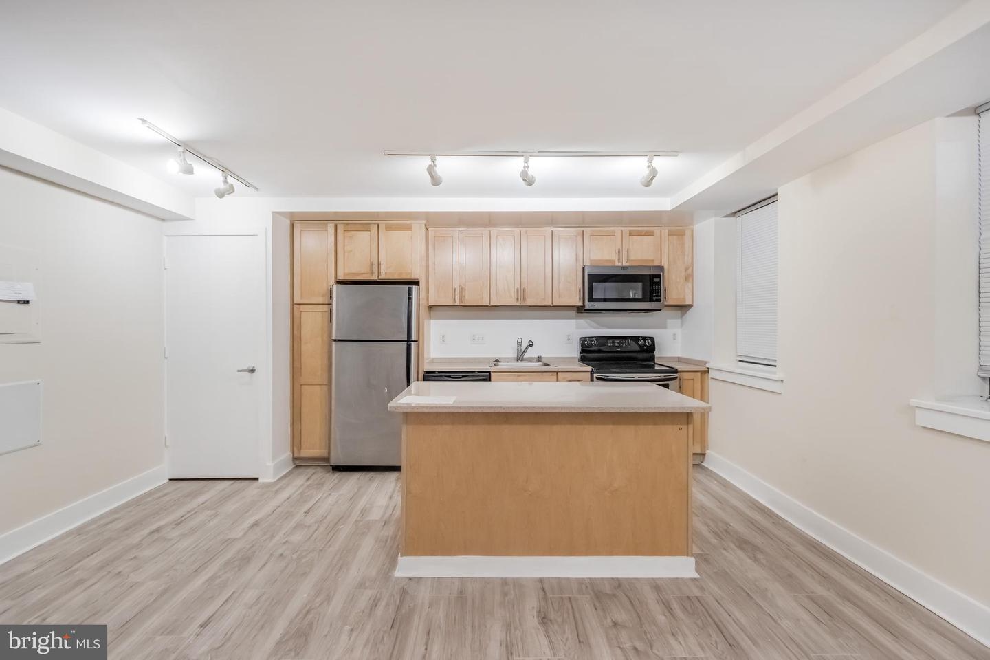 212 OAKWOOD ST SE #B-1, WASHINGTON, District Of Columbia 20032, 1 Bedroom Bedrooms, ,1 BathroomBathrooms,Residential,For sale,212 OAKWOOD ST SE #B-1,DCDC2191220 MLS # DCDC2191220