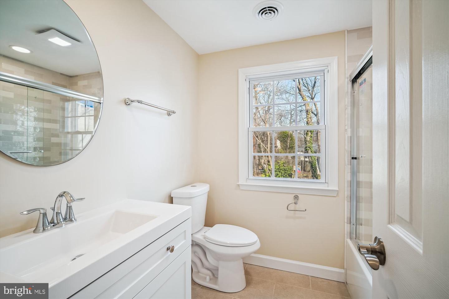 3307 CREST HAVEN CT, FALLS CHURCH, Virginia 22042, 4 Bedrooms Bedrooms, ,2 BathroomsBathrooms,Residential,For sale,3307 CREST HAVEN CT,VAFX2226070 MLS # VAFX2226070