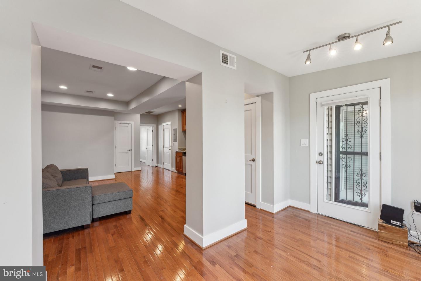 1111 PENN ST NE #4, WASHINGTON, District Of Columbia 20002, 1 Bedroom Bedrooms, ,1 BathroomBathrooms,Residential,For sale,1111 PENN ST NE #4,DCDC2188878 MLS # DCDC2188878
