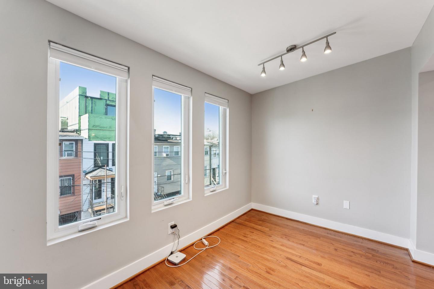 1111 PENN ST NE #4, WASHINGTON, District Of Columbia 20002, 1 Bedroom Bedrooms, ,1 BathroomBathrooms,Residential,For sale,1111 PENN ST NE #4,DCDC2188878 MLS # DCDC2188878