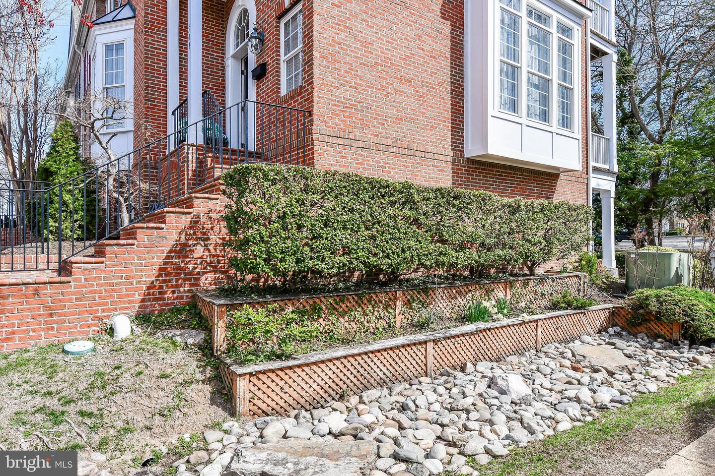 508 S FAYETTE ST S, ALEXANDRIA, Virginia 22314, 3 Bedrooms Bedrooms, ,3 BathroomsBathrooms,Residential,For sale,508 S FAYETTE ST S,VAAX2042698 MLS # VAAX2042698