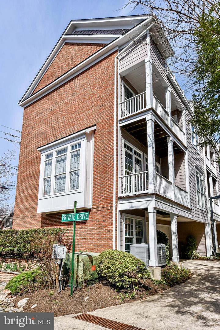 508 S FAYETTE ST S, ALEXANDRIA, Virginia 22314, 3 Bedrooms Bedrooms, ,3 BathroomsBathrooms,Residential,For sale,508 S FAYETTE ST S,VAAX2042698 MLS # VAAX2042698