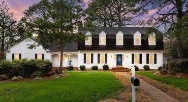 1600 HARBOROUGH RD, HENRICO, Virginia 23238, 4 Bedrooms Bedrooms, 10 Rooms Rooms,3 BathroomsBathrooms,Residential,For sale,1600 HARBOROUGH RD,VAHN2000840 MLS # VAHN2000840