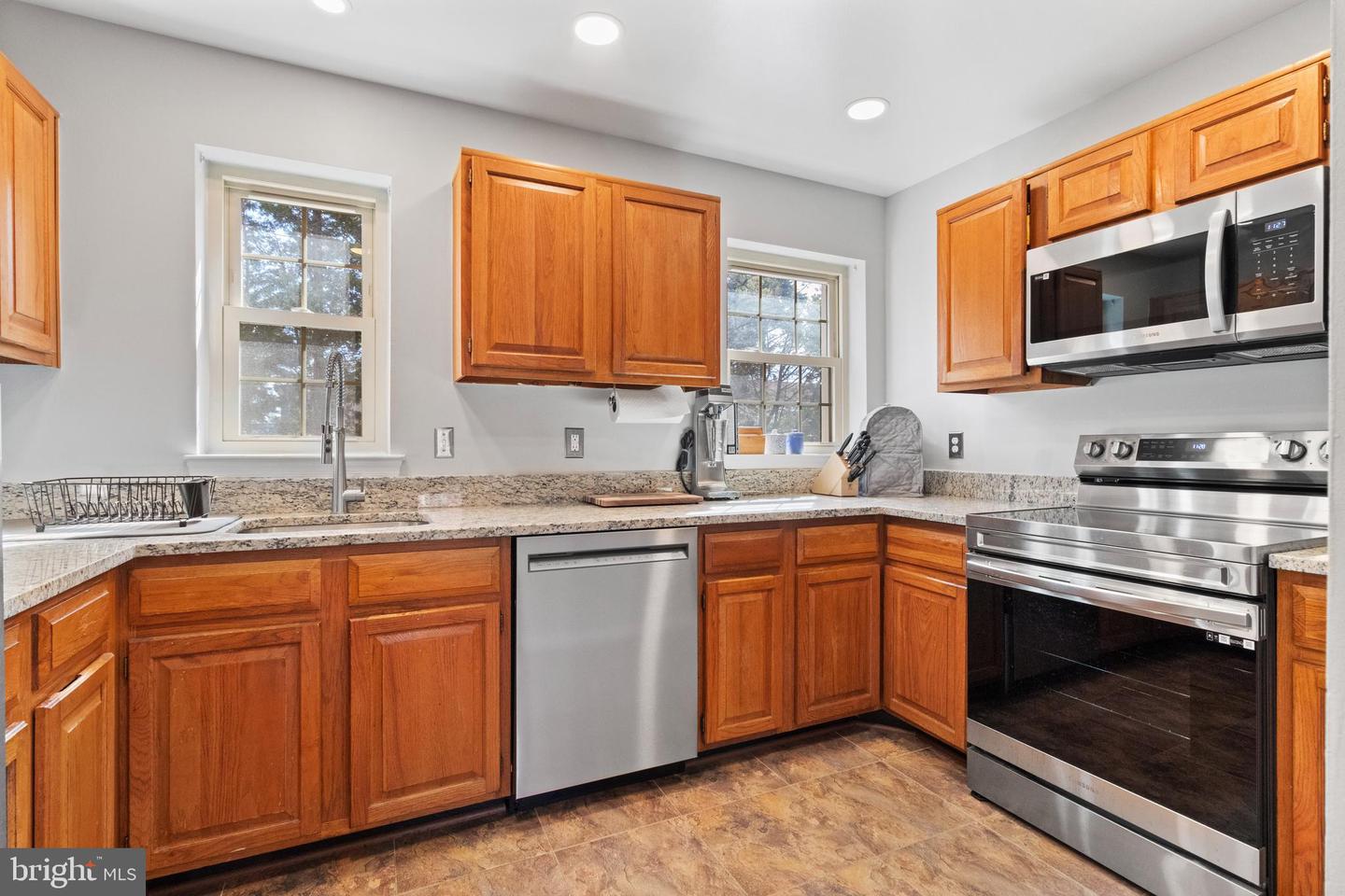 509 BASHFORD LN #1, ALEXANDRIA, Virginia 22314, 2 Bedrooms Bedrooms, ,2 BathroomsBathrooms,Residential,For sale,509 BASHFORD LN #1,VAAX2042836 MLS # VAAX2042836