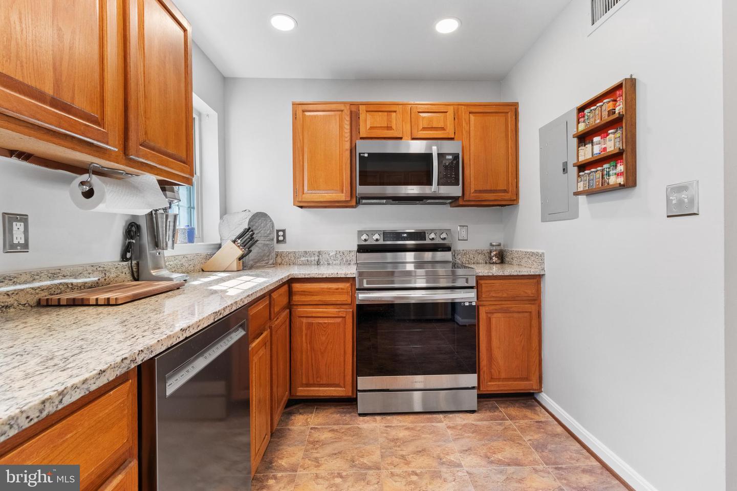 509 BASHFORD LN #1, ALEXANDRIA, Virginia 22314, 2 Bedrooms Bedrooms, ,2 BathroomsBathrooms,Residential,For sale,509 BASHFORD LN #1,VAAX2042836 MLS # VAAX2042836