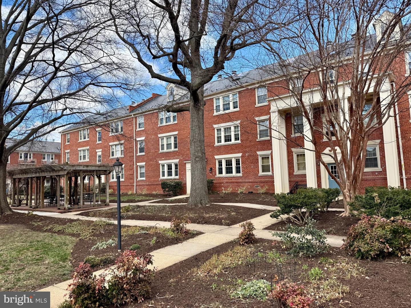 509 BASHFORD LN #1, ALEXANDRIA, Virginia 22314, 2 Bedrooms Bedrooms, ,2 BathroomsBathrooms,Residential,For sale,509 BASHFORD LN #1,VAAX2042836 MLS # VAAX2042836