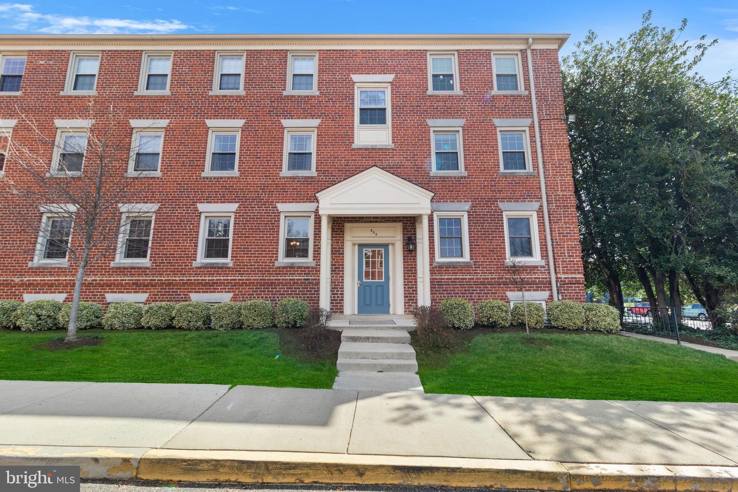 509 BASHFORD LN #1, ALEXANDRIA, Virginia 22314, 2 Bedrooms Bedrooms, ,2 BathroomsBathrooms,Residential,For sale,509 BASHFORD LN #1,VAAX2042836 MLS # VAAX2042836