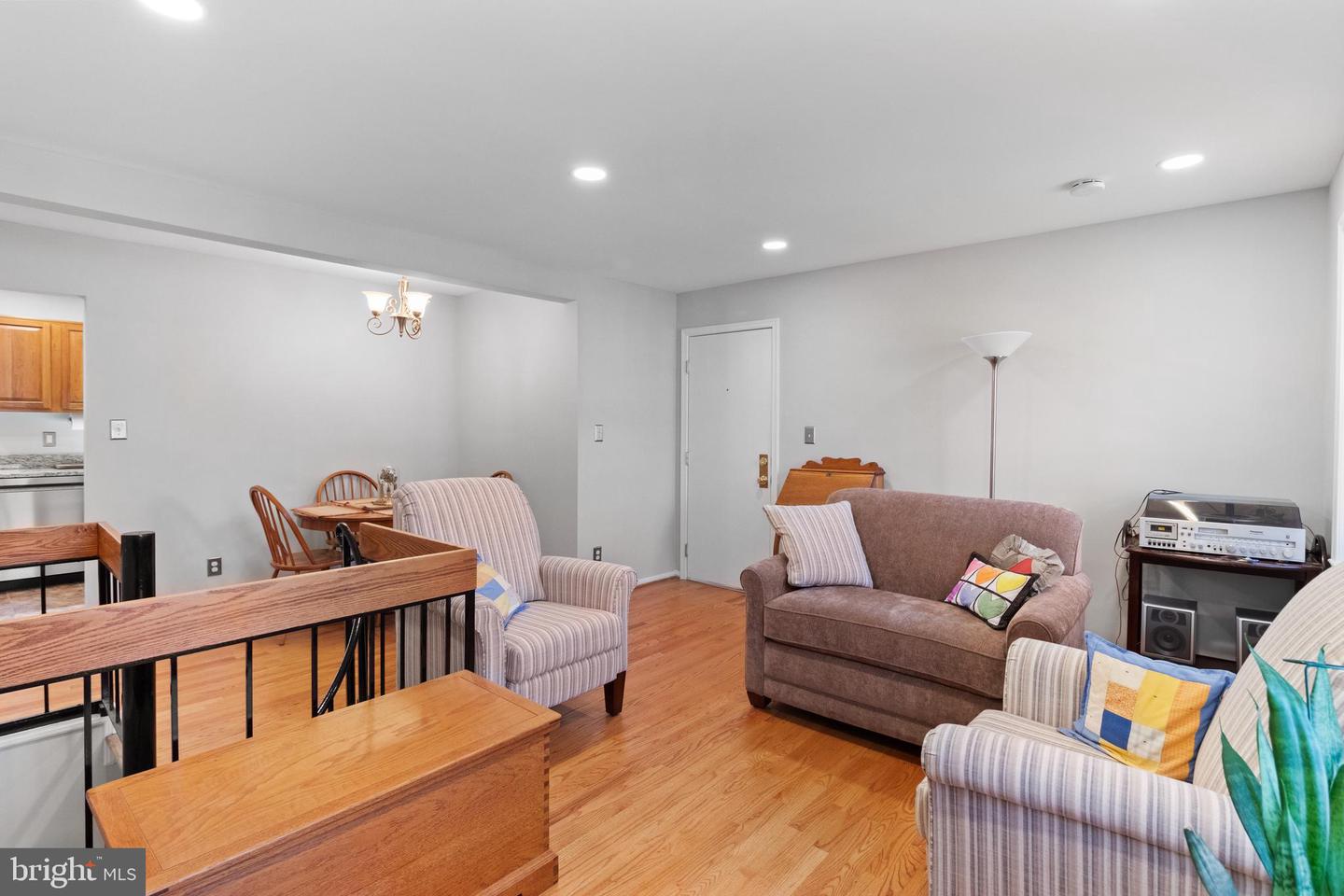 509 BASHFORD LN #1, ALEXANDRIA, Virginia 22314, 2 Bedrooms Bedrooms, ,2 BathroomsBathrooms,Residential,For sale,509 BASHFORD LN #1,VAAX2042836 MLS # VAAX2042836