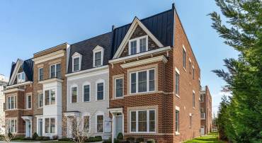 159 CENTER ST S #14, VIENNA, Virginia 22180, 4 Bedrooms Bedrooms, ,3 BathroomsBathrooms,Residential,For sale,159 CENTER ST S #14,VAFX2228370 MLS # VAFX2228370