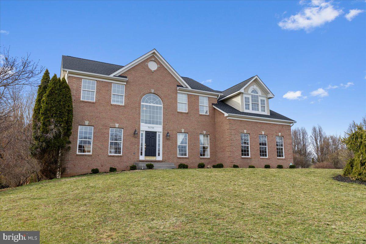 36704 VINEYARD VIEW PL, HILLSBORO, Virginia 20132, 4 Bedrooms Bedrooms, ,3 BathroomsBathrooms,Residential,For sale,36704 VINEYARD VIEW PL,VALO2089926 MLS # VALO2089926