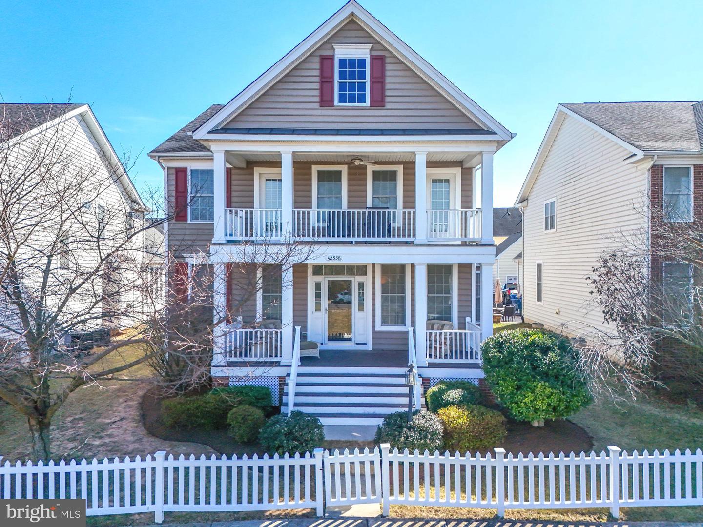 42558 NEIGHBORLY LN, CHANTILLY, Virginia 20152, 4 Bedrooms Bedrooms, 18 Rooms Rooms,4 BathroomsBathrooms,Residential,For sale,42558 NEIGHBORLY LN,VALO2090310 MLS # VALO2090310