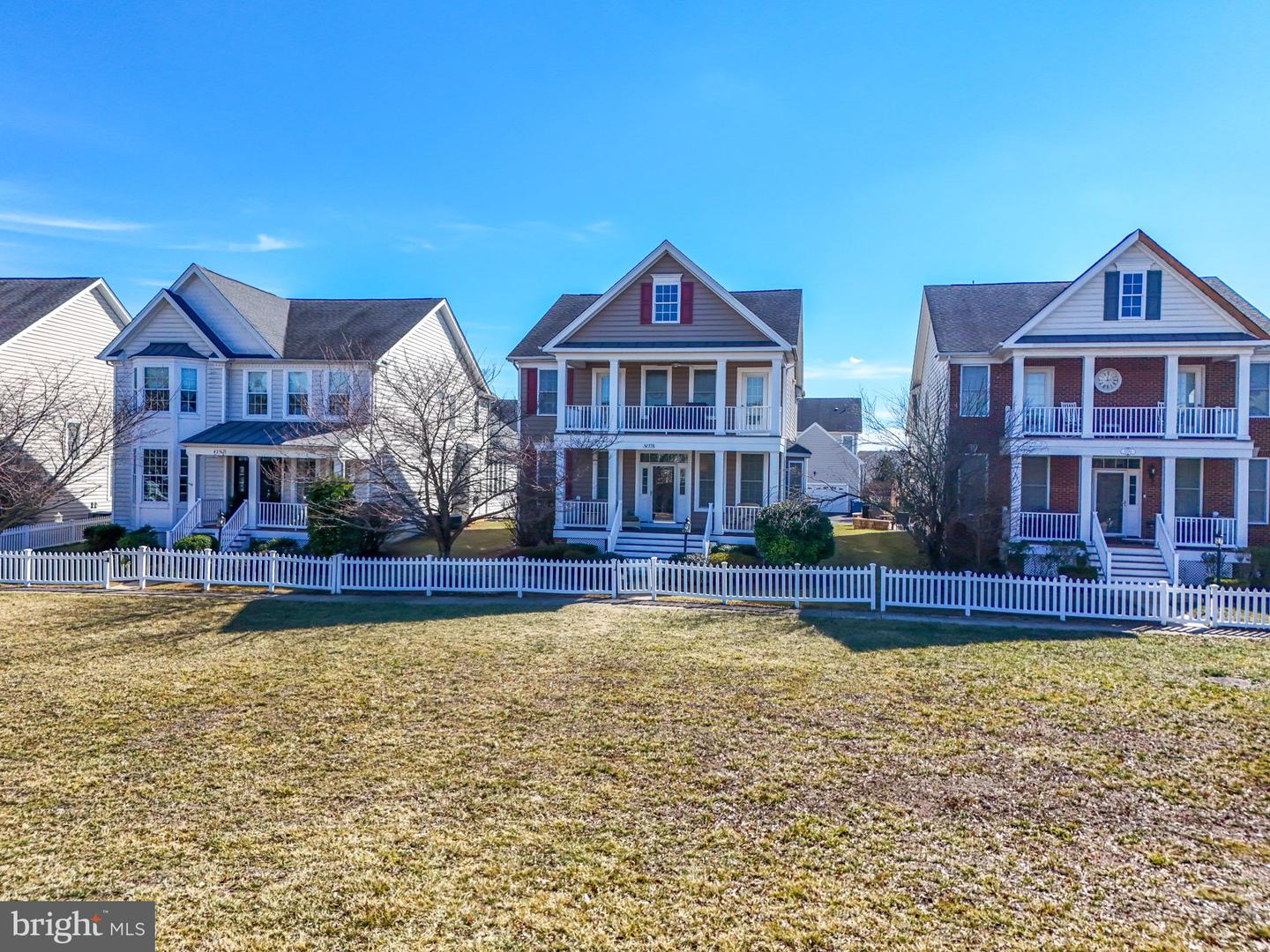 42558 NEIGHBORLY LN, CHANTILLY, Virginia 20152, 4 Bedrooms Bedrooms, 18 Rooms Rooms,4 BathroomsBathrooms,Residential,For sale,42558 NEIGHBORLY LN,VALO2090310 MLS # VALO2090310