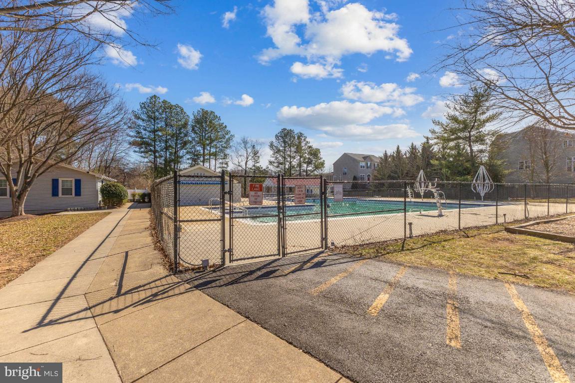 1631 HIDDENBROOK DR, HERNDON, Virginia 20170, 3 Bedrooms Bedrooms, ,3 BathroomsBathrooms,Residential,For sale,1631 HIDDENBROOK DR,VAFX2225792 MLS # VAFX2225792