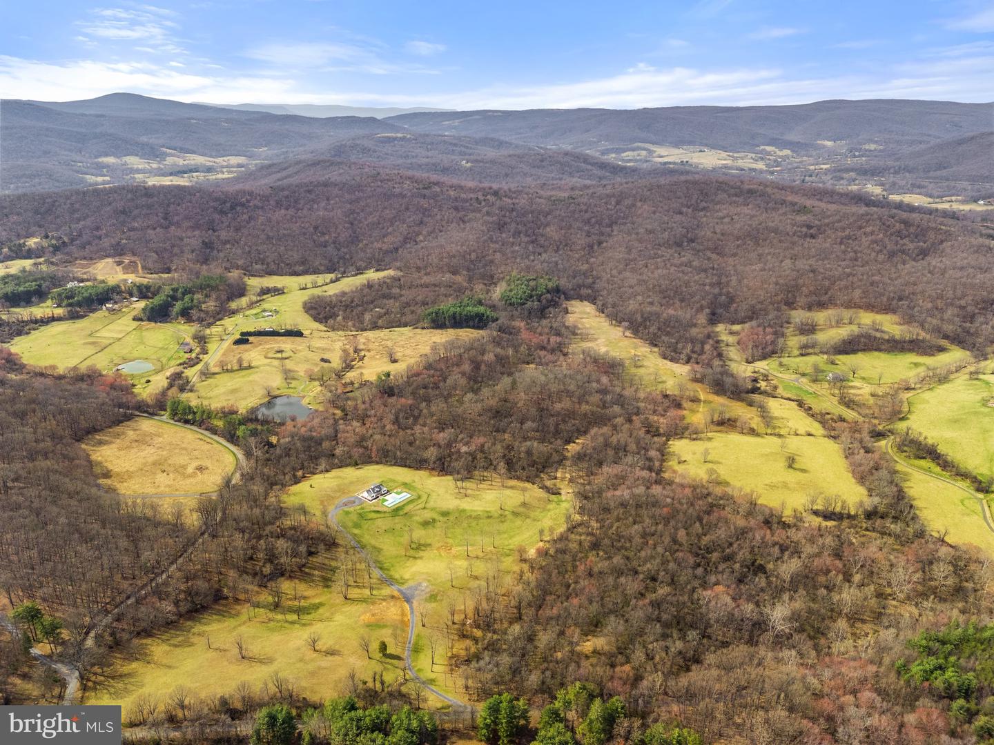 4050 CARRINGTON RD, DELAPLANE, Virginia 20144, 4 Bedrooms Bedrooms, ,2 BathroomsBathrooms,Residential,For sale,4050 CARRINGTON RD,VAFQ2015750 MLS # VAFQ2015750