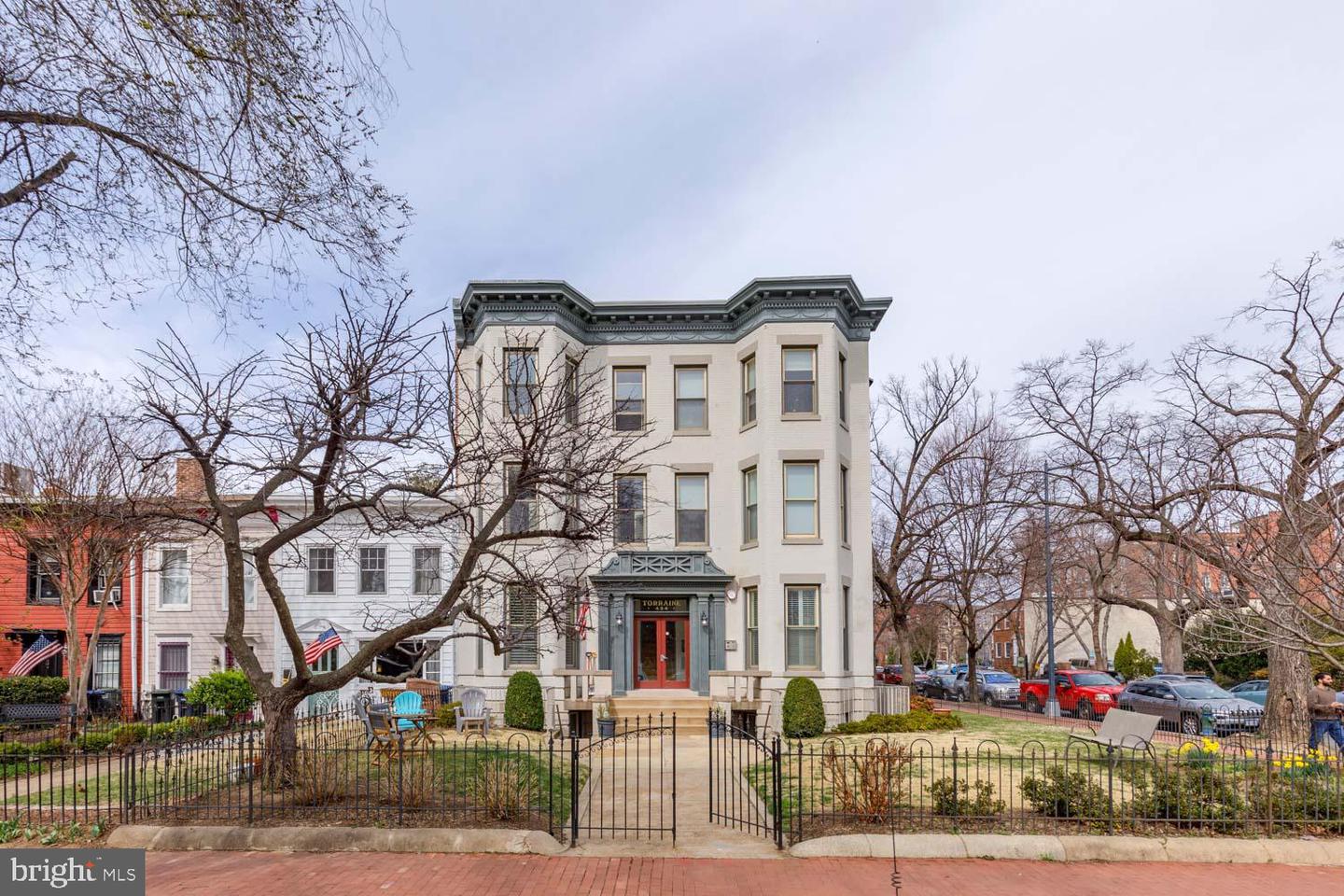 424 EAST CAPITOL ST NE #2, WASHINGTON, District Of Columbia 20003, 1 Bedroom Bedrooms, ,1 BathroomBathrooms,Residential,For sale,424 EAST CAPITOL ST NE #2,DCDC2189718 MLS # DCDC2189718