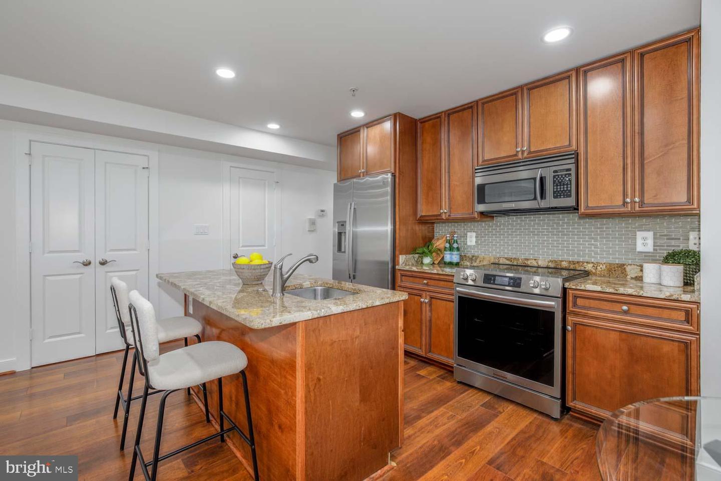 424 EAST CAPITOL ST NE #2, WASHINGTON, District Of Columbia 20003, 1 Bedroom Bedrooms, ,1 BathroomBathrooms,Residential,For sale,424 EAST CAPITOL ST NE #2,DCDC2189718 MLS # DCDC2189718