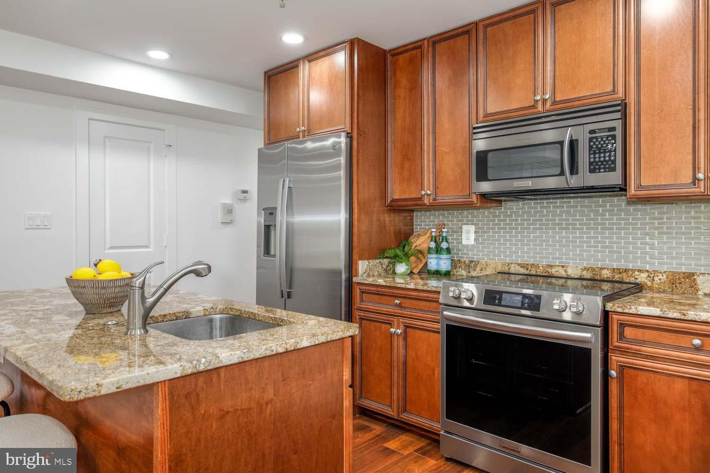 424 EAST CAPITOL ST NE #2, WASHINGTON, District Of Columbia 20003, 1 Bedroom Bedrooms, ,1 BathroomBathrooms,Residential,For sale,424 EAST CAPITOL ST NE #2,DCDC2189718 MLS # DCDC2189718
