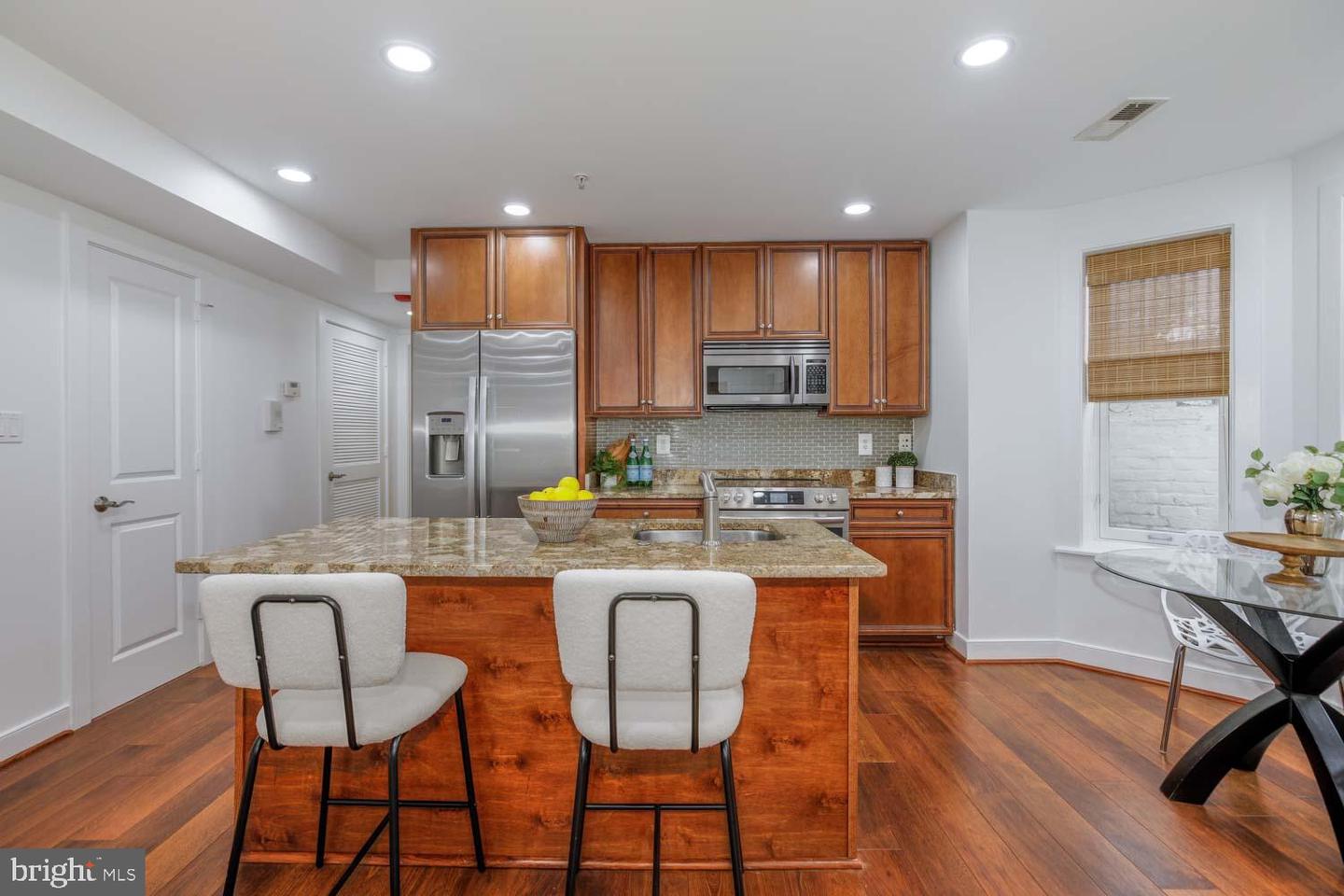 424 EAST CAPITOL ST NE #2, WASHINGTON, District Of Columbia 20003, 1 Bedroom Bedrooms, ,1 BathroomBathrooms,Residential,For sale,424 EAST CAPITOL ST NE #2,DCDC2189718 MLS # DCDC2189718