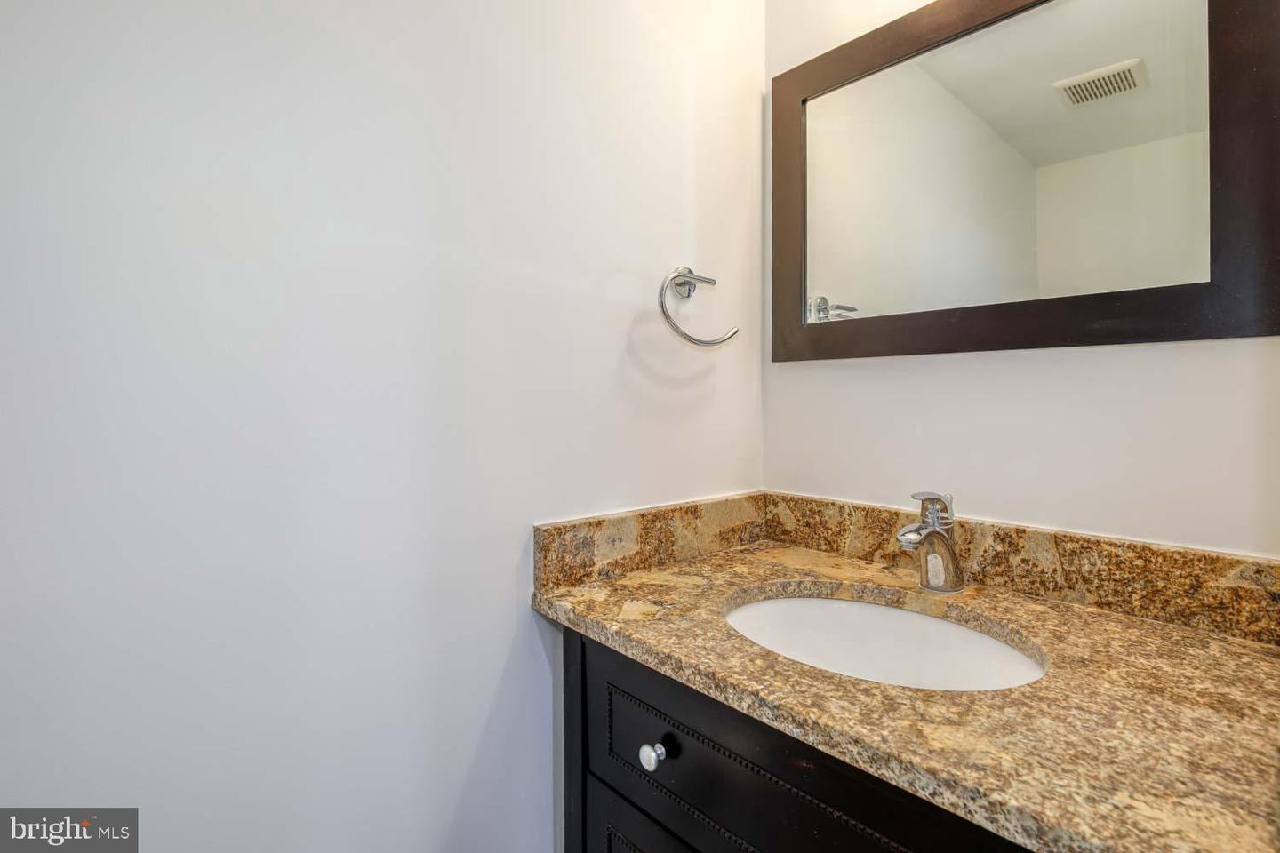 424 EAST CAPITOL ST NE #2, WASHINGTON, District Of Columbia 20003, 1 Bedroom Bedrooms, ,1 BathroomBathrooms,Residential,For sale,424 EAST CAPITOL ST NE #2,DCDC2189718 MLS # DCDC2189718