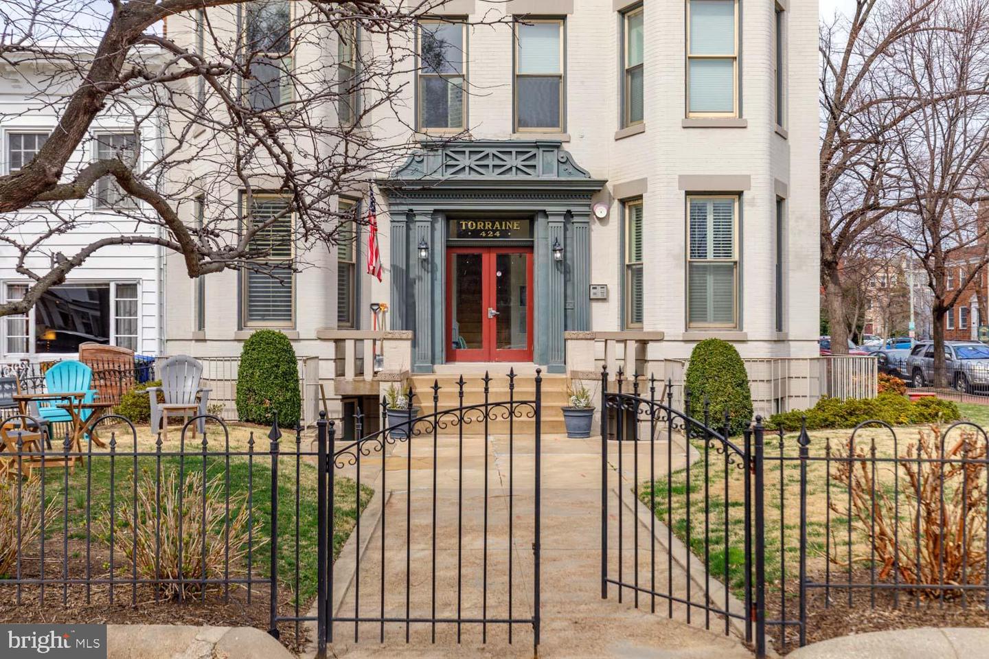 424 EAST CAPITOL ST NE #2, WASHINGTON, District Of Columbia 20003, 1 Bedroom Bedrooms, ,1 BathroomBathrooms,Residential,For sale,424 EAST CAPITOL ST NE #2,DCDC2189718 MLS # DCDC2189718