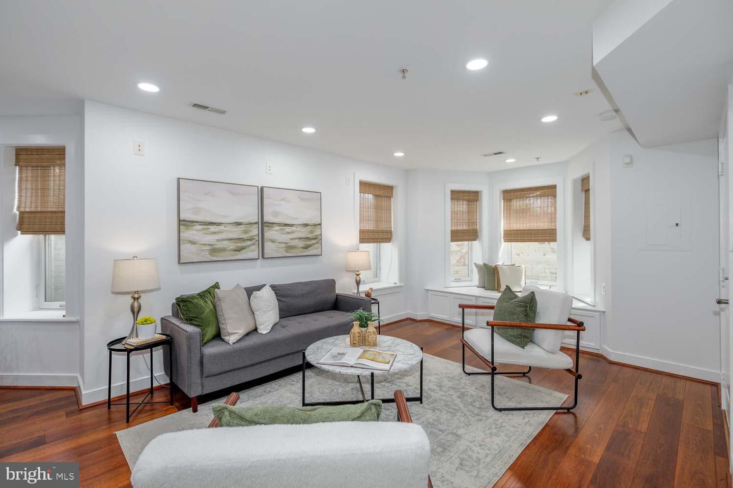 424 EAST CAPITOL ST NE #2, WASHINGTON, District Of Columbia 20003, 1 Bedroom Bedrooms, ,1 BathroomBathrooms,Residential,For sale,424 EAST CAPITOL ST NE #2,DCDC2189718 MLS # DCDC2189718