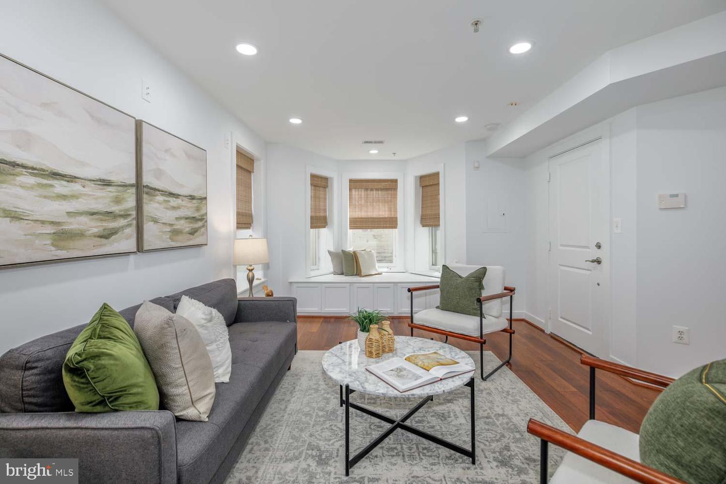424 EAST CAPITOL ST NE #2, WASHINGTON, District Of Columbia 20003, 1 Bedroom Bedrooms, ,1 BathroomBathrooms,Residential,For sale,424 EAST CAPITOL ST NE #2,DCDC2189718 MLS # DCDC2189718