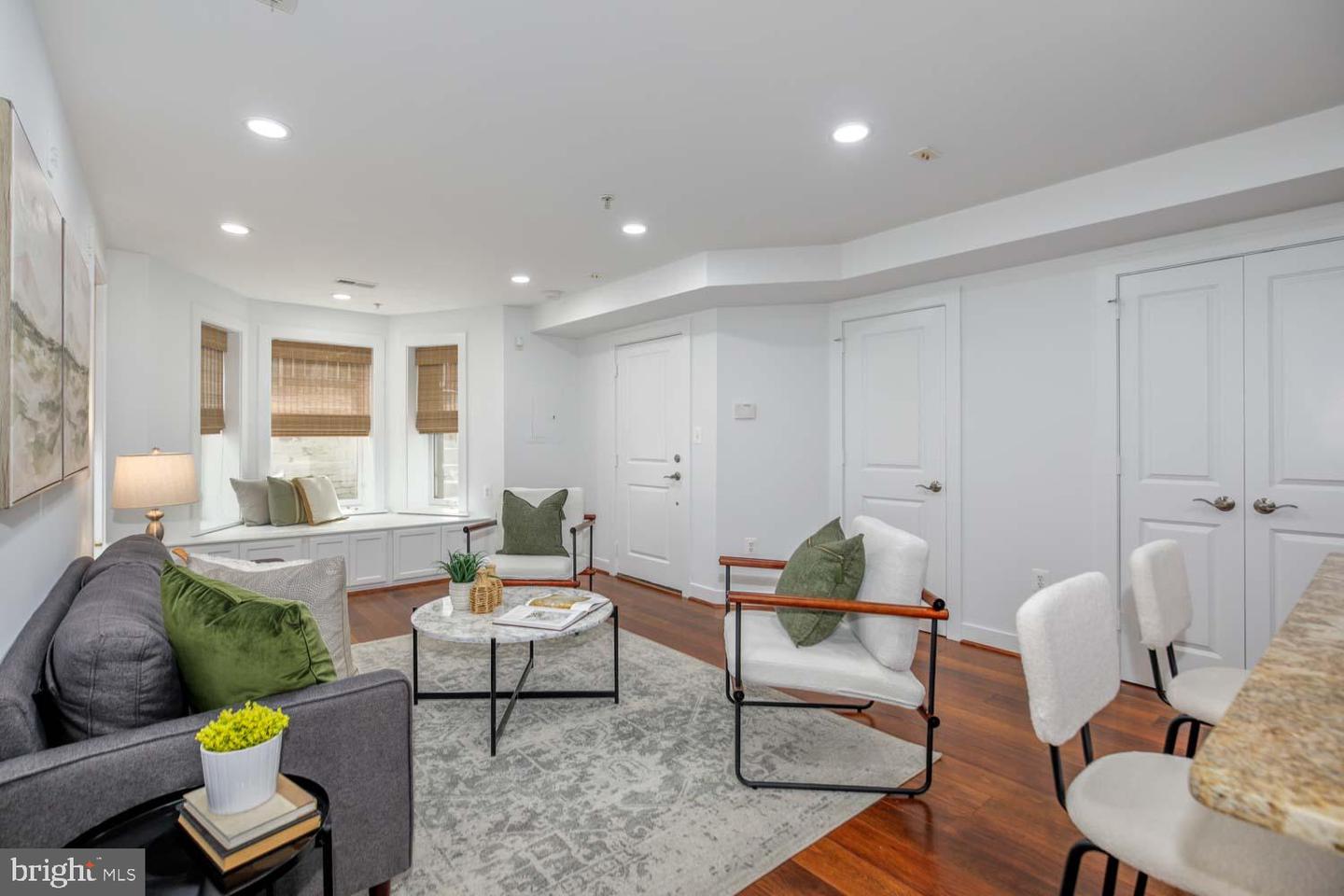 424 EAST CAPITOL ST NE #2, WASHINGTON, District Of Columbia 20003, 1 Bedroom Bedrooms, ,1 BathroomBathrooms,Residential,For sale,424 EAST CAPITOL ST NE #2,DCDC2189718 MLS # DCDC2189718