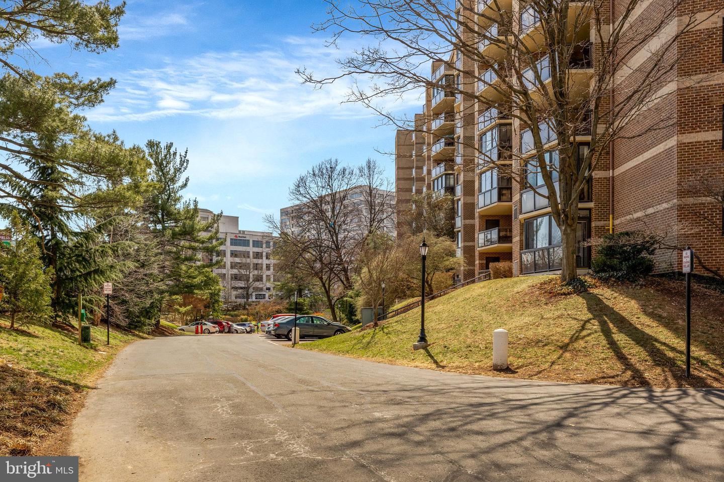 8340 GREENSBORO DR #112, MCLEAN, Virginia 22102, 3 Bedrooms Bedrooms, ,2 BathroomsBathrooms,Residential,For sale,8340 GREENSBORO DR #112,VAFX2227980 MLS # VAFX2227980