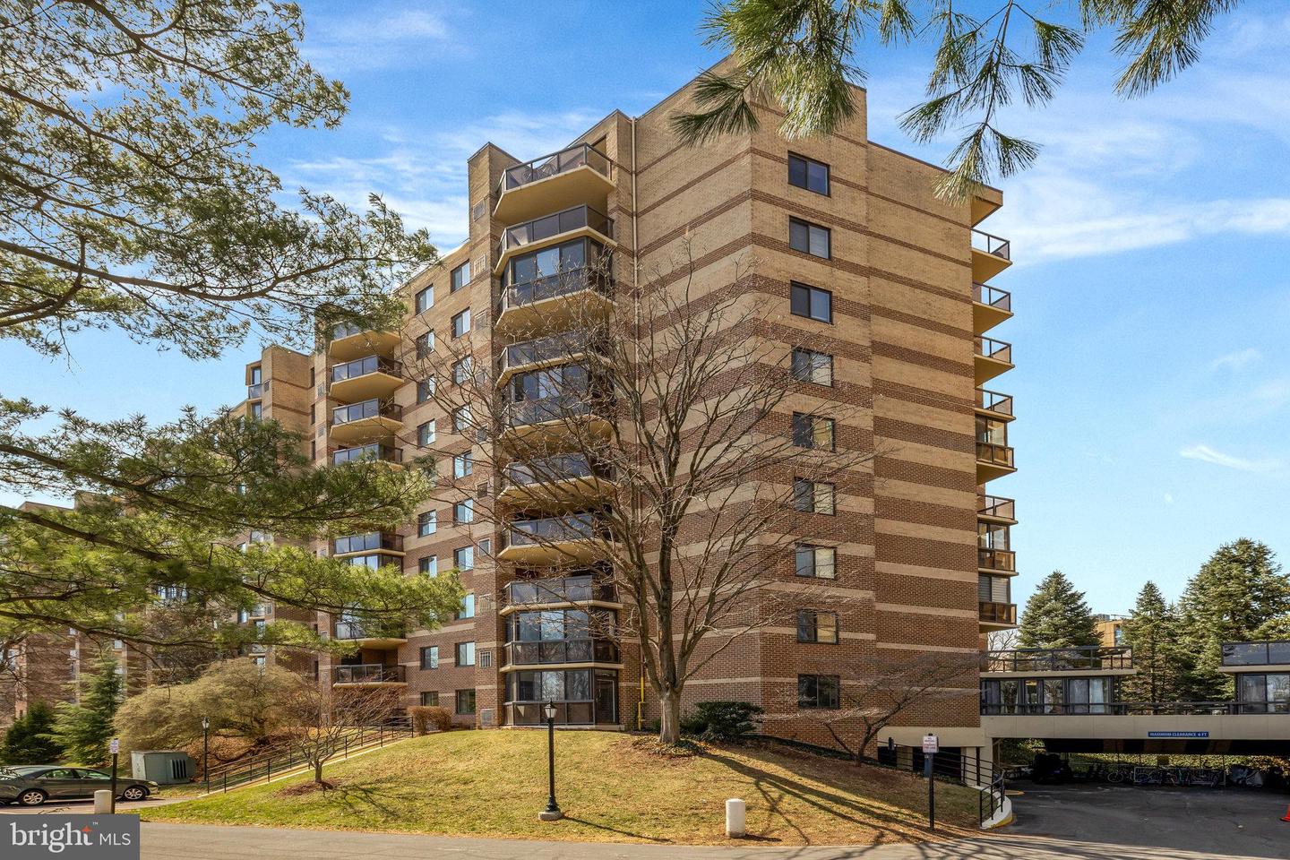 8340 GREENSBORO DR #112, MCLEAN, Virginia 22102, 3 Bedrooms Bedrooms, ,2 BathroomsBathrooms,Residential,For sale,8340 GREENSBORO DR #112,VAFX2227980 MLS # VAFX2227980