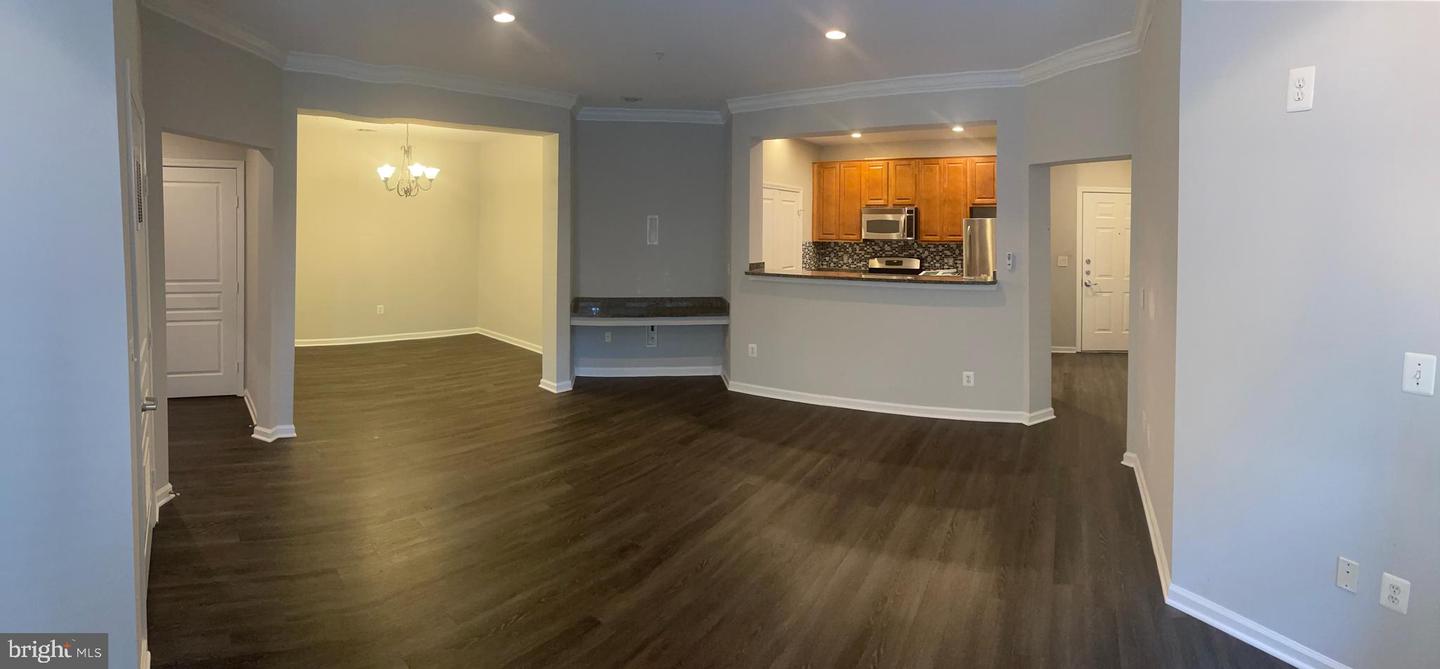 12000 MARKET ST #139, RESTON, Virginia 20190, 2 Bedrooms Bedrooms, ,2 BathroomsBathrooms,Residential,For sale,12000 MARKET ST #139,VAFX2228110 MLS # VAFX2228110