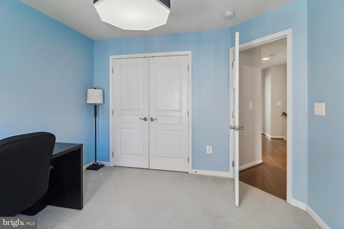 2561 S KENMORE CT, ARLINGTON, Virginia 22206, 3 Bedrooms Bedrooms, ,3 BathroomsBathrooms,Residential,For sale,2561 S KENMORE CT,VAAR2054708 MLS # VAAR2054708