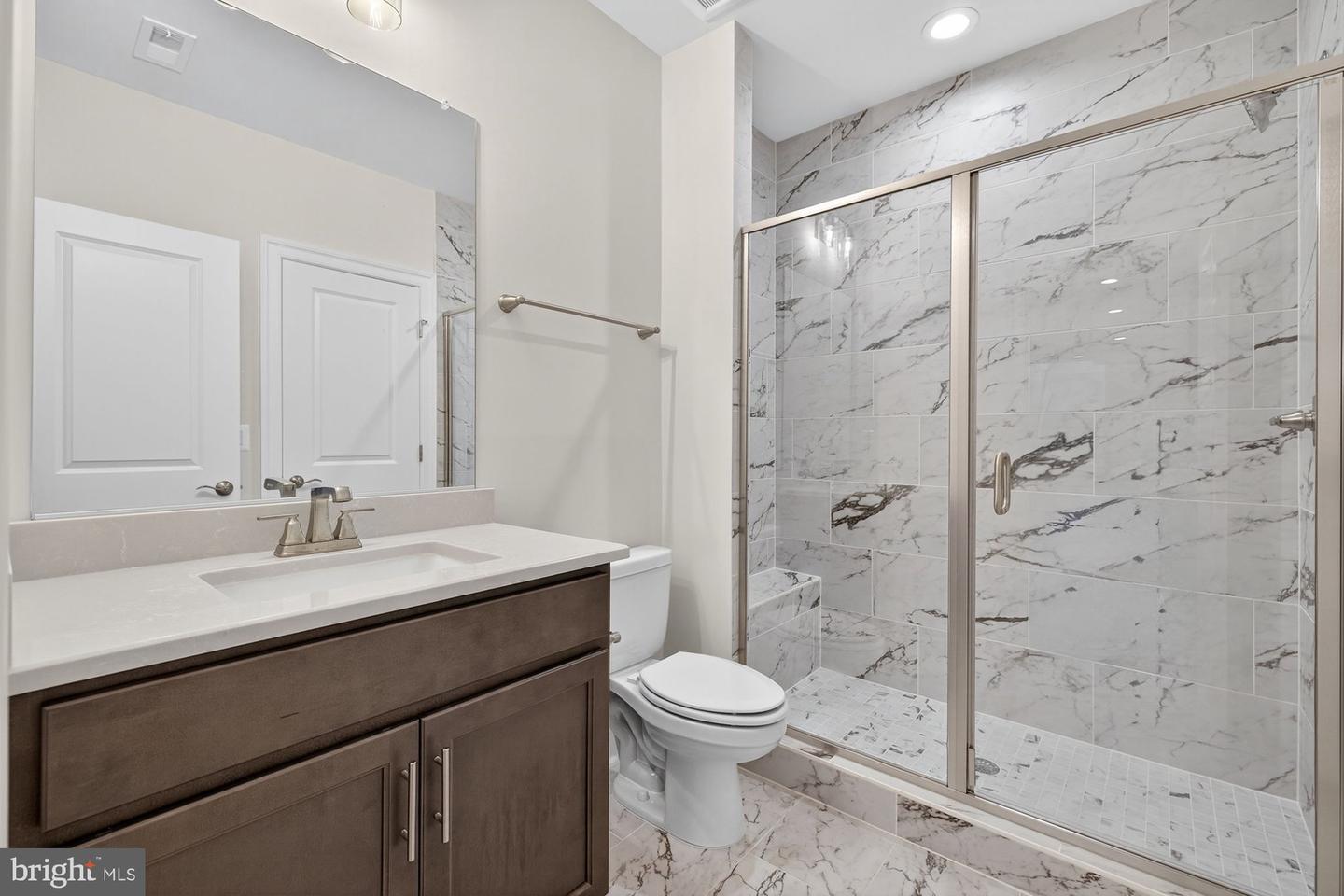 910 FAIRWAY DR NE, VIENNA, Virginia 22180, 6 Bedrooms Bedrooms, ,6 BathroomsBathrooms,Residential,For sale,910 FAIRWAY DR NE,VAFX2228436 MLS # VAFX2228436