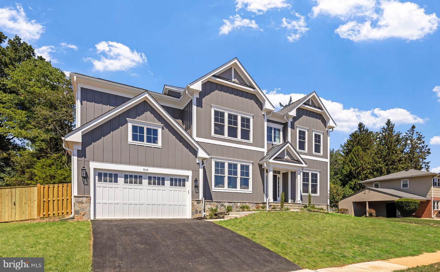 910 FAIRWAY DR NE, VIENNA, Virginia 22180, 6 Bedrooms Bedrooms, ,6 BathroomsBathrooms,Residential,For sale,910 FAIRWAY DR NE,VAFX2228436 MLS # VAFX2228436