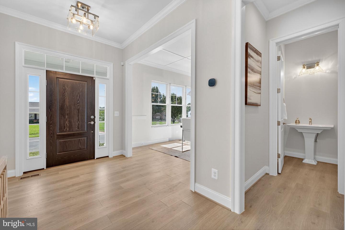 910 FAIRWAY DR NE, VIENNA, Virginia 22180, 6 Bedrooms Bedrooms, ,6 BathroomsBathrooms,Residential,For sale,910 FAIRWAY DR NE,VAFX2228436 MLS # VAFX2228436