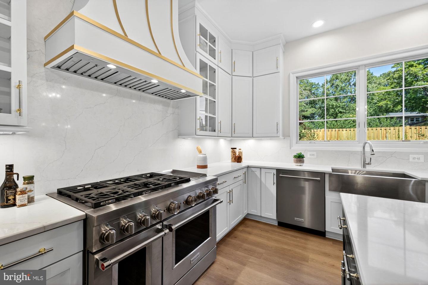 910 FAIRWAY DR NE, VIENNA, Virginia 22180, 6 Bedrooms Bedrooms, ,6 BathroomsBathrooms,Residential,For sale,910 FAIRWAY DR NE,VAFX2228436 MLS # VAFX2228436