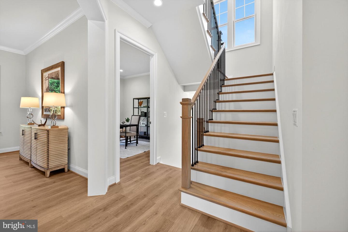 910 FAIRWAY DR NE, VIENNA, Virginia 22180, 6 Bedrooms Bedrooms, ,6 BathroomsBathrooms,Residential,For sale,910 FAIRWAY DR NE,VAFX2228436 MLS # VAFX2228436