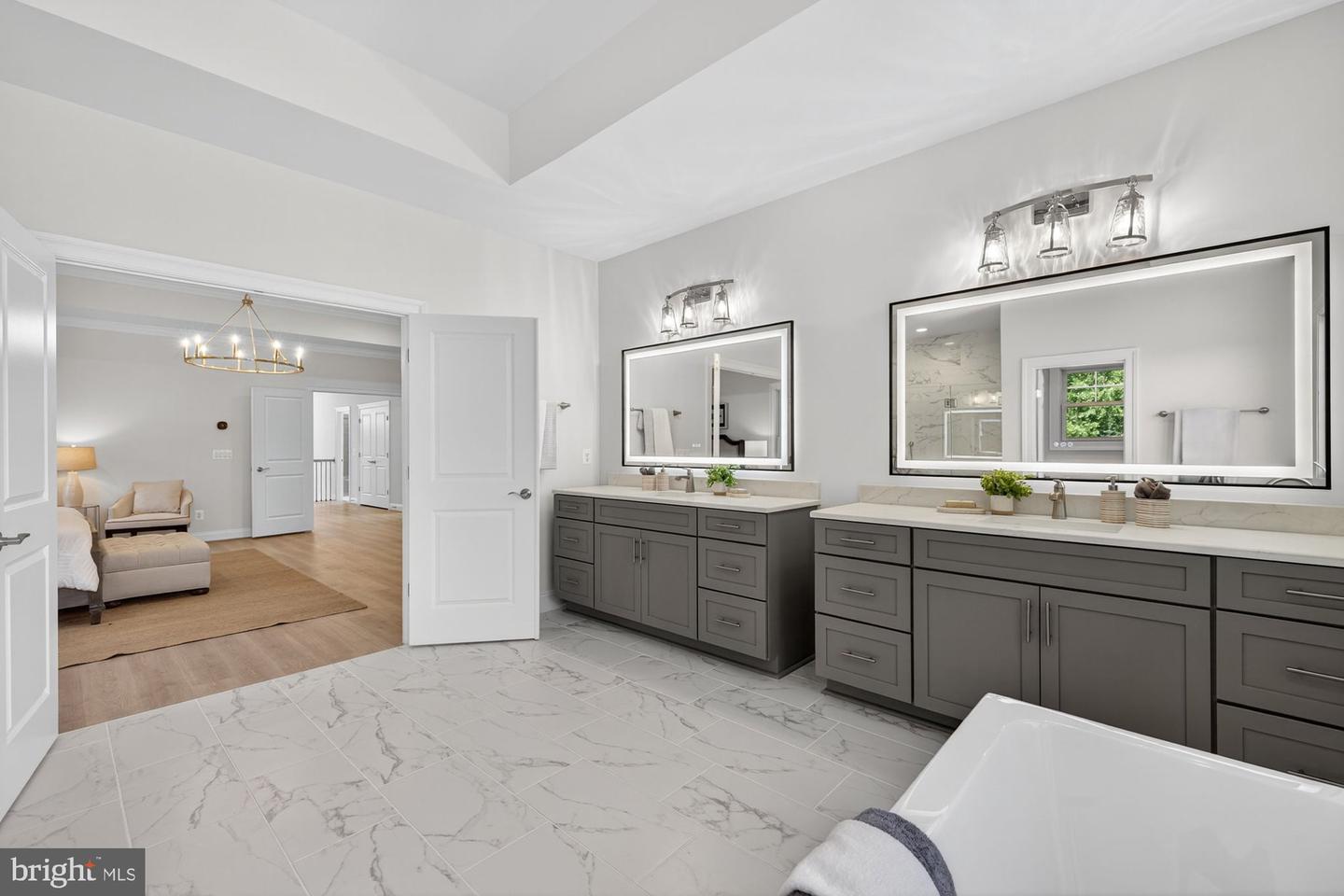 910 FAIRWAY DR NE, VIENNA, Virginia 22180, 6 Bedrooms Bedrooms, ,6 BathroomsBathrooms,Residential,For sale,910 FAIRWAY DR NE,VAFX2228436 MLS # VAFX2228436