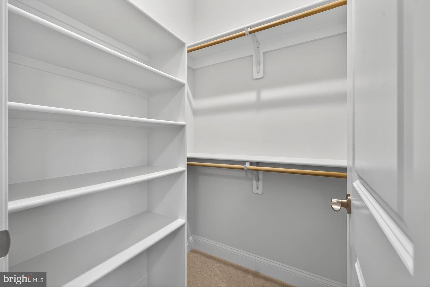 910 FAIRWAY DR NE, VIENNA, Virginia 22180, 6 Bedrooms Bedrooms, ,6 BathroomsBathrooms,Residential,For sale,910 FAIRWAY DR NE,VAFX2228436 MLS # VAFX2228436