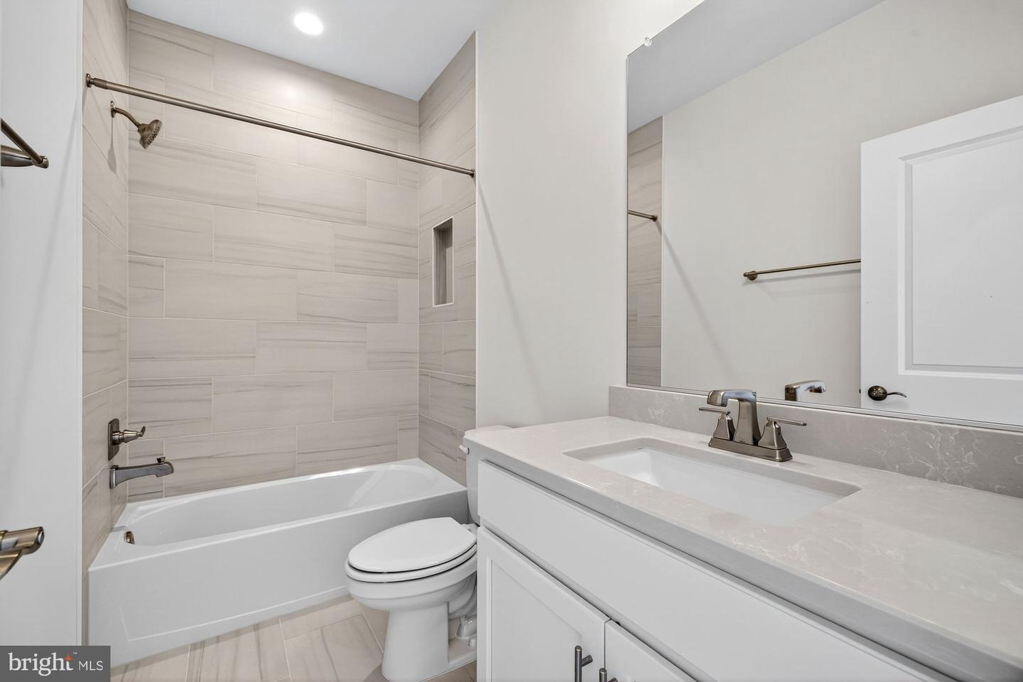 910 FAIRWAY DR NE, VIENNA, Virginia 22180, 6 Bedrooms Bedrooms, ,6 BathroomsBathrooms,Residential,For sale,910 FAIRWAY DR NE,VAFX2228436 MLS # VAFX2228436