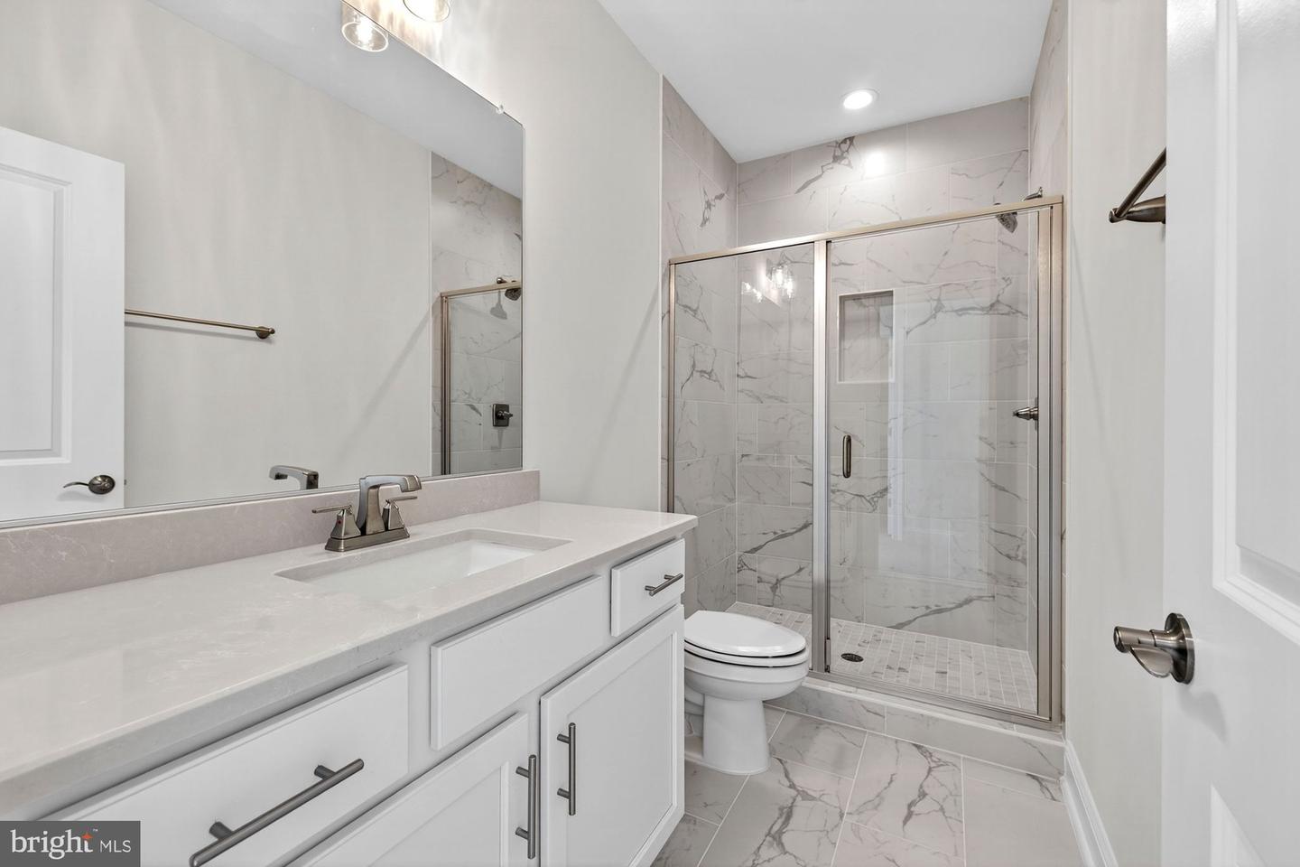 910 FAIRWAY DR NE, VIENNA, Virginia 22180, 6 Bedrooms Bedrooms, ,6 BathroomsBathrooms,Residential,For sale,910 FAIRWAY DR NE,VAFX2228436 MLS # VAFX2228436