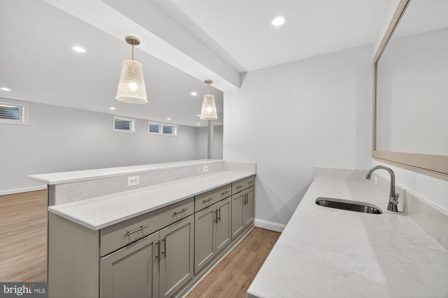 910 FAIRWAY DR NE, VIENNA, Virginia 22180, 6 Bedrooms Bedrooms, ,6 BathroomsBathrooms,Residential,For sale,910 FAIRWAY DR NE,VAFX2228436 MLS # VAFX2228436