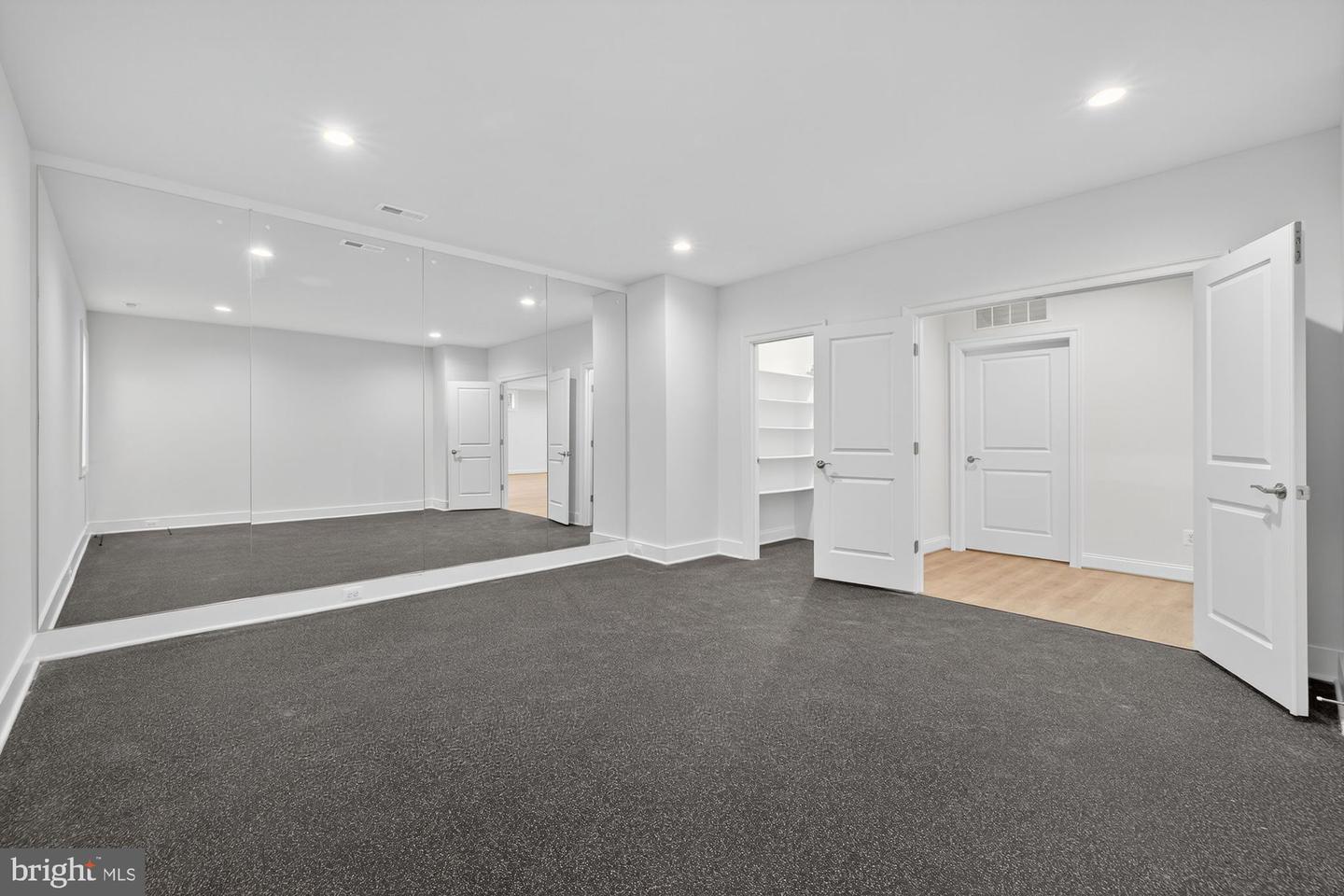 910 FAIRWAY DR NE, VIENNA, Virginia 22180, 6 Bedrooms Bedrooms, ,6 BathroomsBathrooms,Residential,For sale,910 FAIRWAY DR NE,VAFX2228436 MLS # VAFX2228436