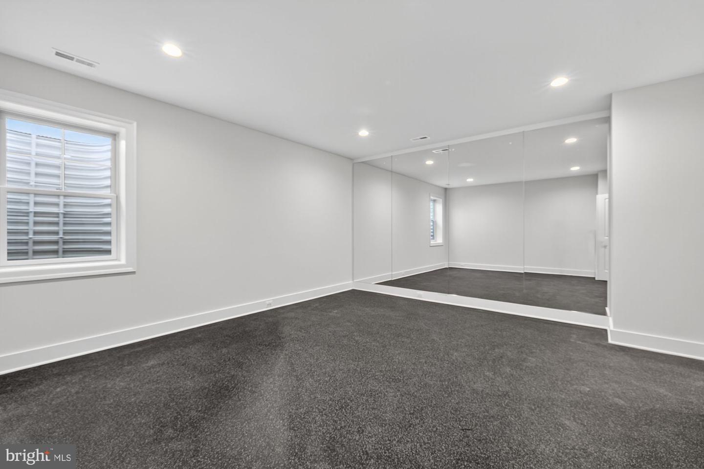 910 FAIRWAY DR NE, VIENNA, Virginia 22180, 6 Bedrooms Bedrooms, ,6 BathroomsBathrooms,Residential,For sale,910 FAIRWAY DR NE,VAFX2228436 MLS # VAFX2228436