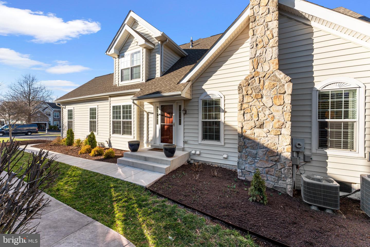 19880 NAPLES LAKES TER, ASHBURN, Virginia 20147, 3 Bedrooms Bedrooms, ,2 BathroomsBathrooms,Residential,For sale,19880 NAPLES LAKES TER,VALO2091478 MLS # VALO2091478