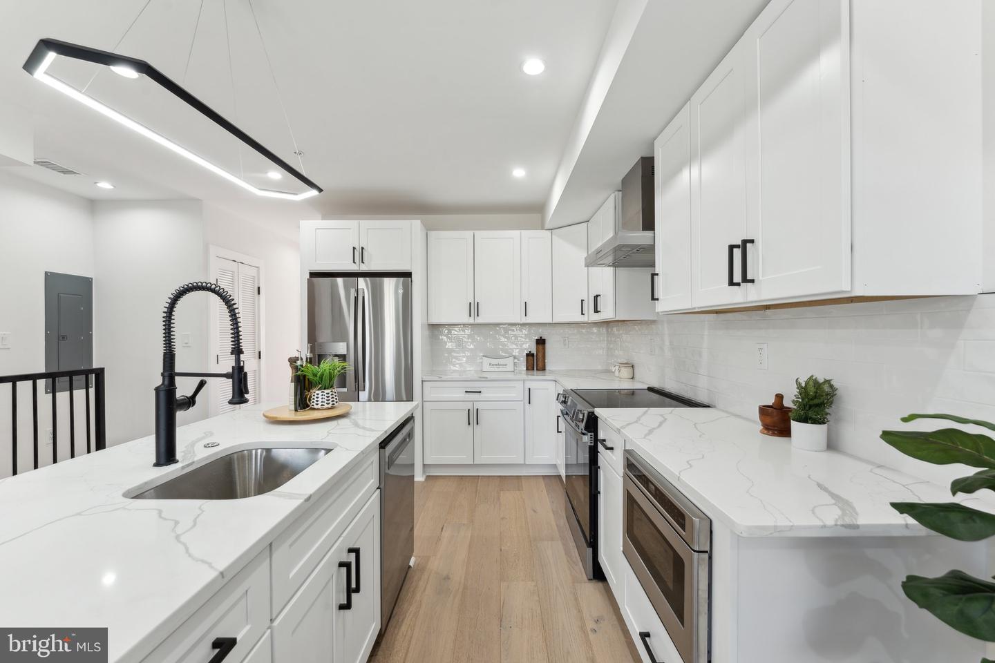 6 ADAMS ST NW #2, WASHINGTON, District Of Columbia 20001, 3 Bedrooms Bedrooms, ,3 BathroomsBathrooms,Residential,For sale,6 ADAMS ST NW #2,DCDC2190998 MLS # DCDC2190998