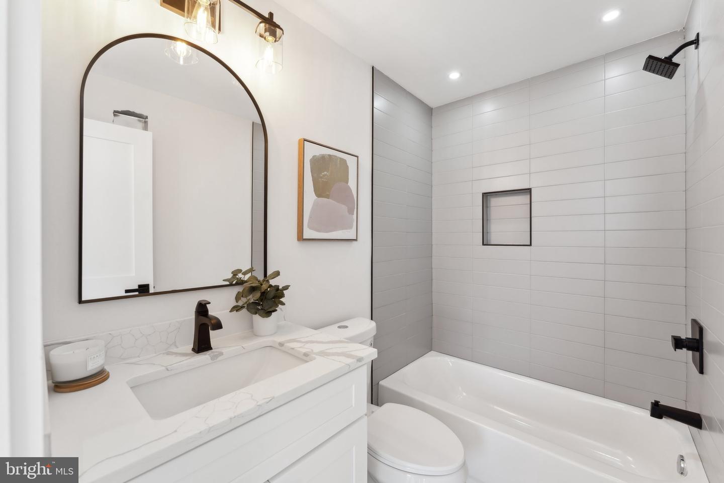 6 ADAMS ST NW #2, WASHINGTON, District Of Columbia 20001, 3 Bedrooms Bedrooms, ,3 BathroomsBathrooms,Residential,For sale,6 ADAMS ST NW #2,DCDC2190998 MLS # DCDC2190998