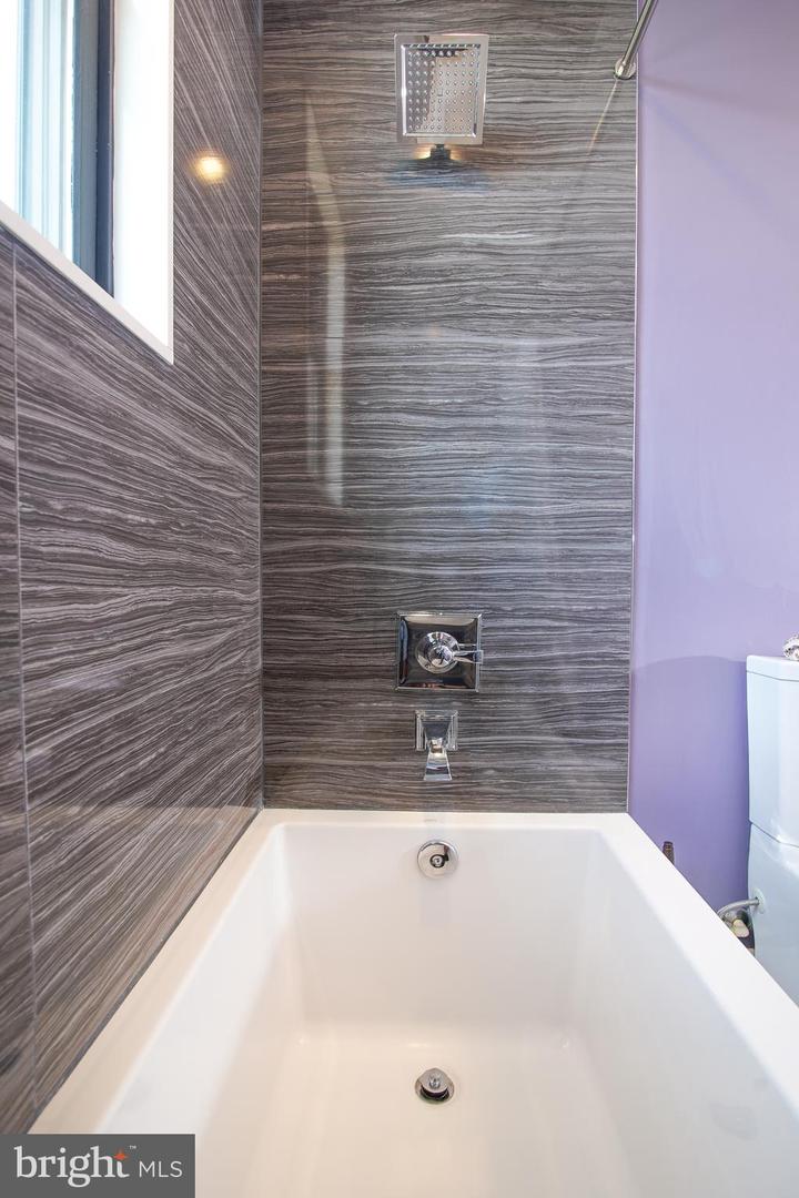 1012 HARVARD ST NW #8, WASHINGTON, District Of Columbia 20001, 2 Bedrooms Bedrooms, ,2 BathroomsBathrooms,Residential,For sale,1012 HARVARD ST NW #8,DCDC2191024 MLS # DCDC2191024