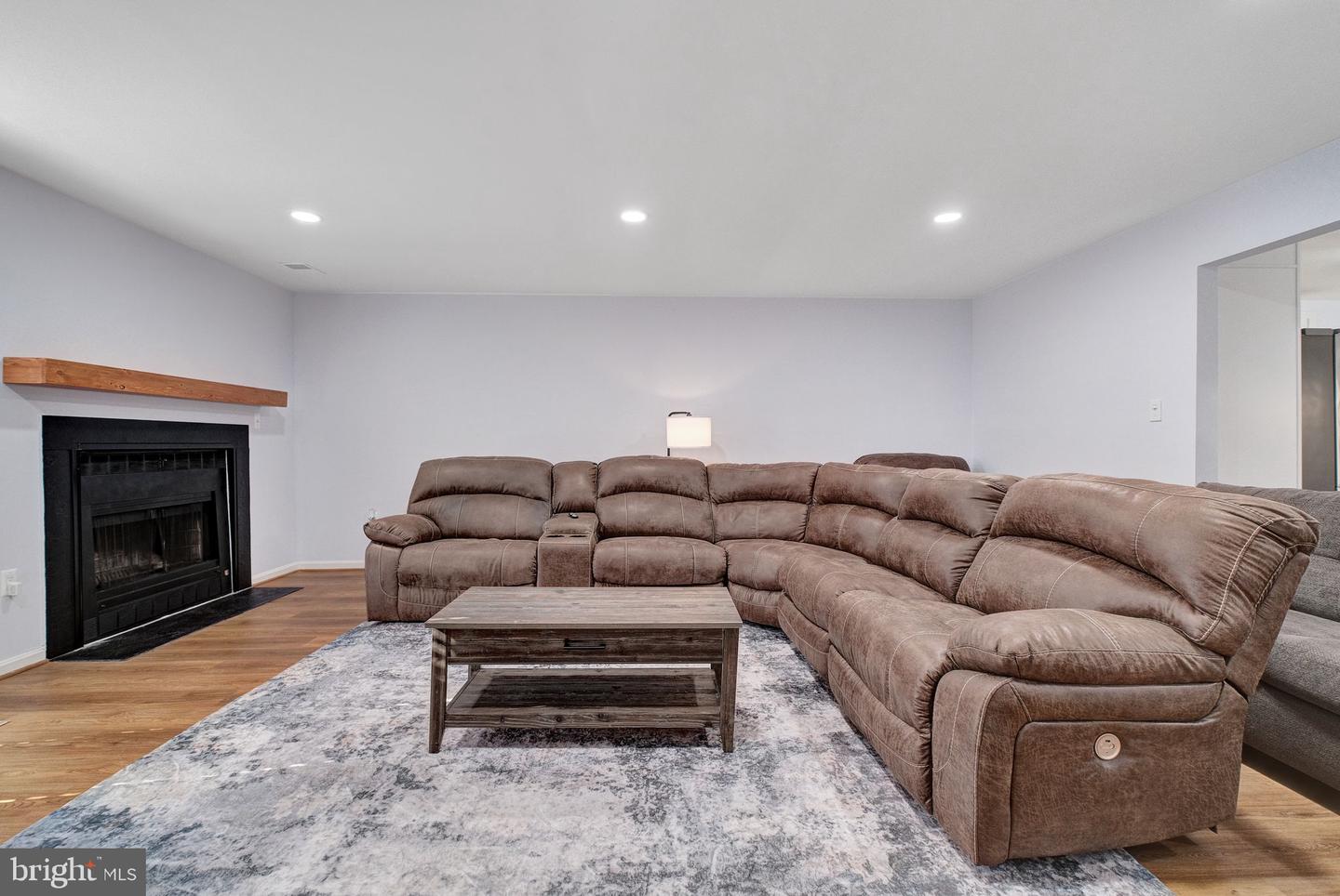 18077 OLDE PORT LN, TRIANGLE, Virginia 22172, 3 Bedrooms Bedrooms, ,2 BathroomsBathrooms,Residential,For sale,18077 OLDE PORT LN,VAPW2090008 MLS # VAPW2090008