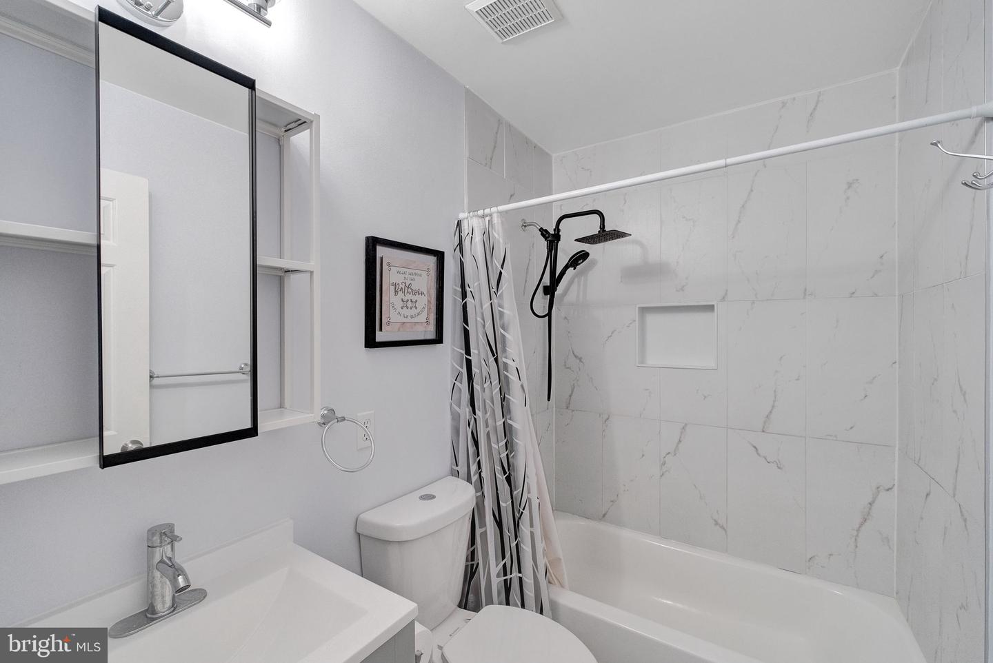 18077 OLDE PORT LN, TRIANGLE, Virginia 22172, 3 Bedrooms Bedrooms, ,2 BathroomsBathrooms,Residential,For sale,18077 OLDE PORT LN,VAPW2090008 MLS # VAPW2090008