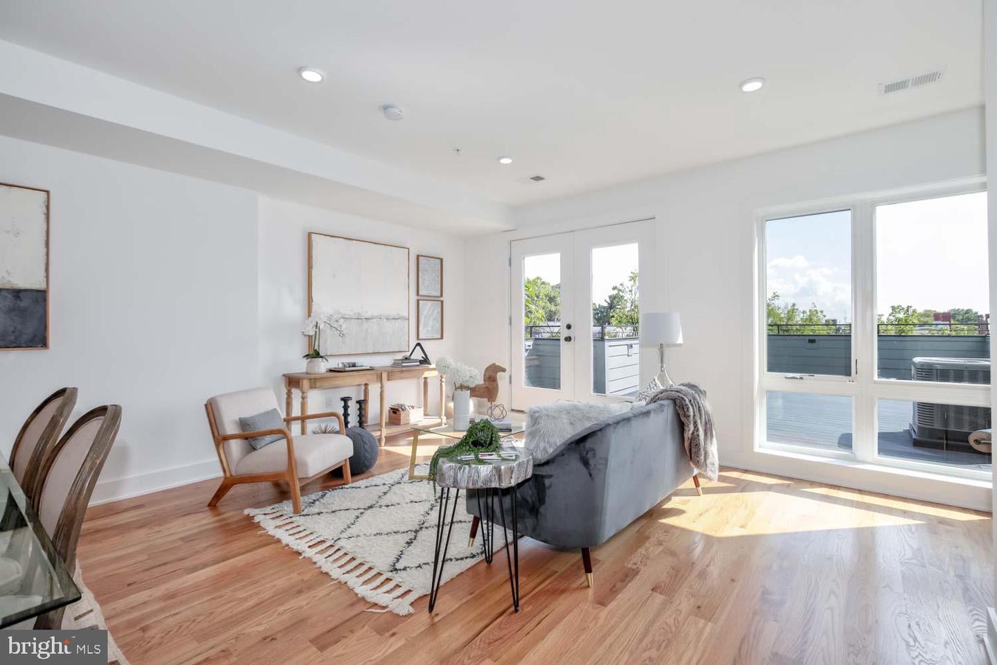 426 MANOR PL NW #3, WASHINGTON, District Of Columbia 20010, 3 Bedrooms Bedrooms, ,2 BathroomsBathrooms,Residential,For sale,426 MANOR PL NW #3,DCDC2191198 MLS # DCDC2191198